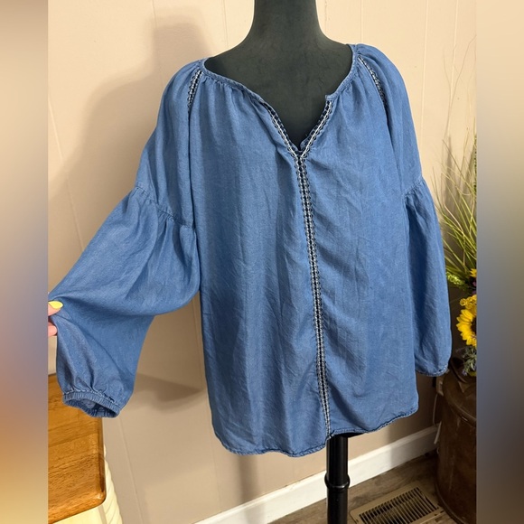 Hannah • Plus Size Puff Sleeve Chambray Blouse - Picture 1 of 7